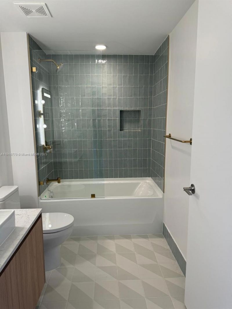 159 NE 6th St, Unit 4215, Miami, FL 33132 Photo