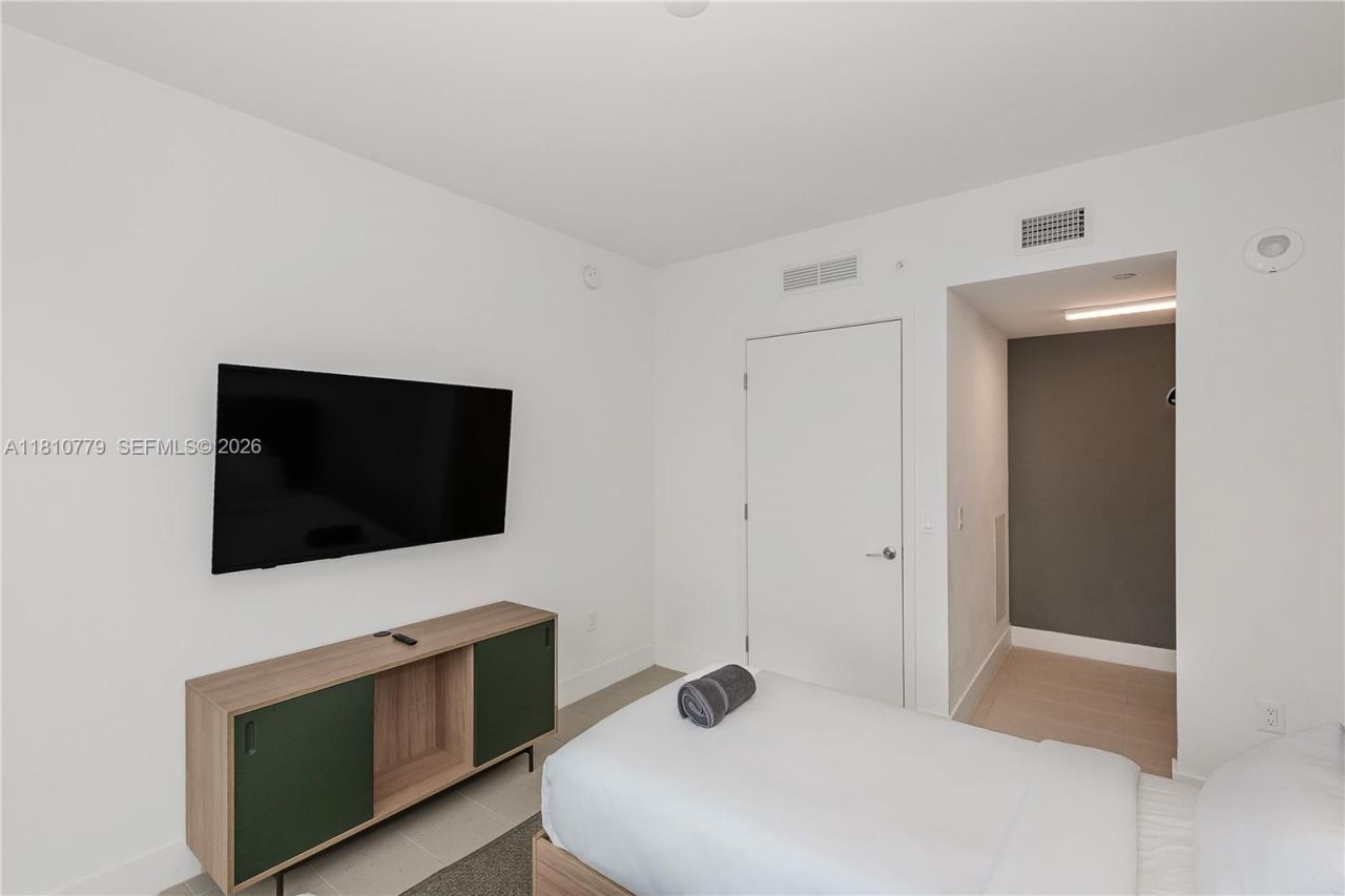 159 NE 6th St, Unit 4215, Miami, FL 33132 Photo