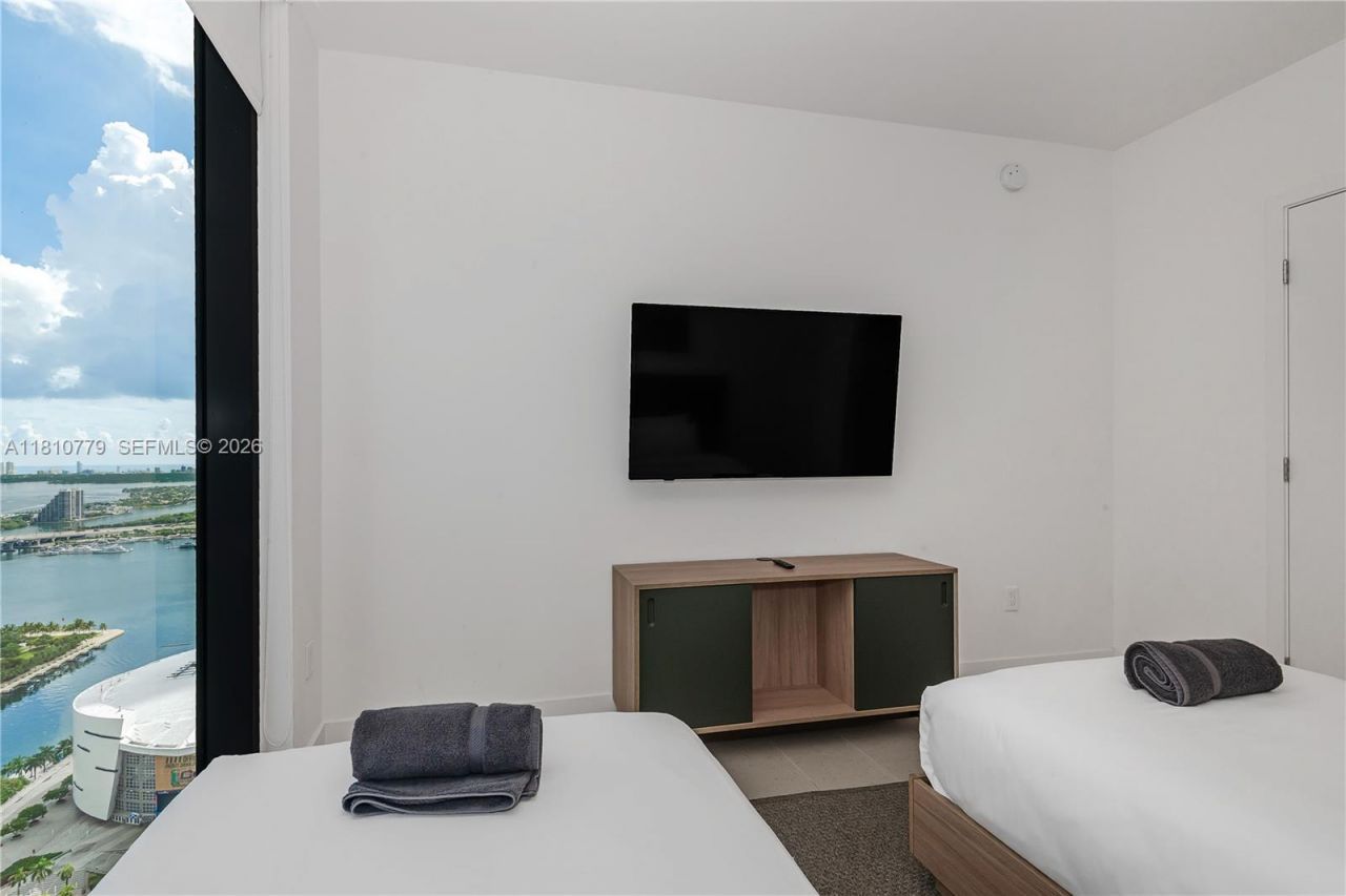 159 NE 6th St, Unit 4215, Miami, FL 33132 Photo