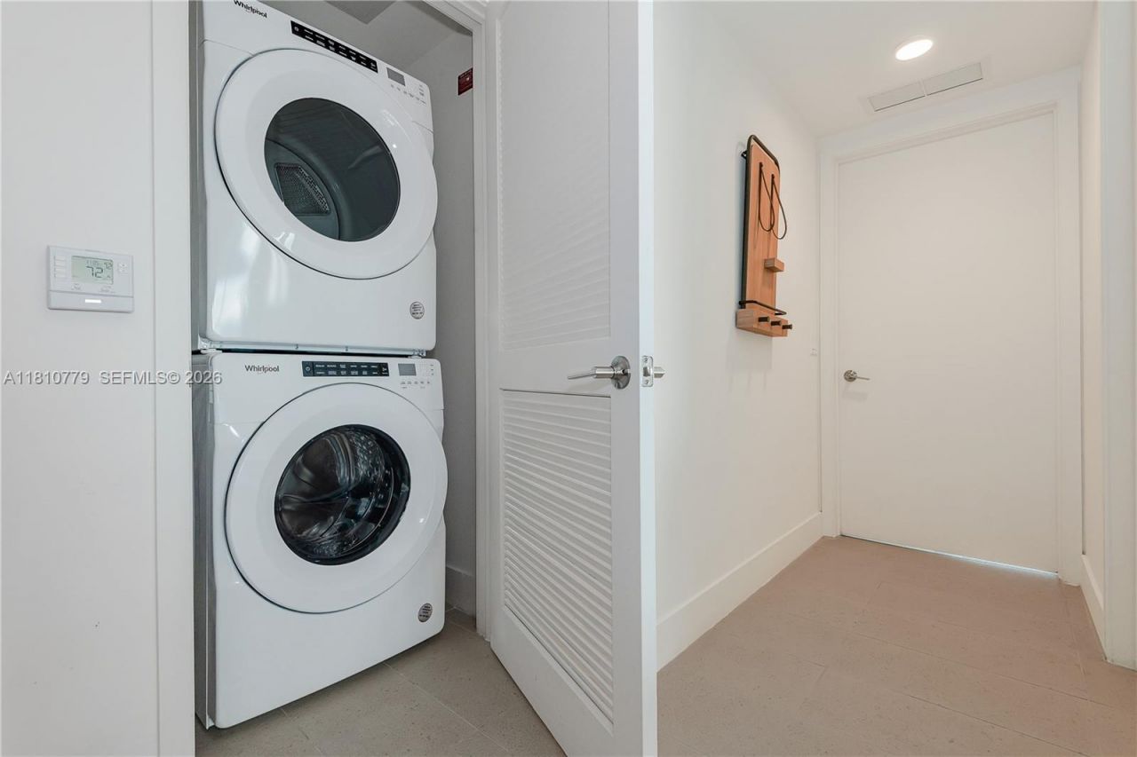 159 NE 6th St, Unit 4215, Miami, FL 33132 Photo