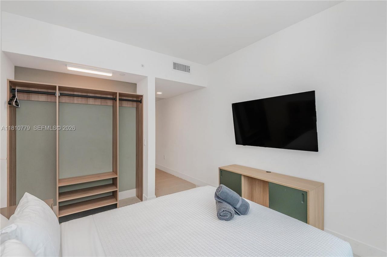 159 NE 6th St, Unit 4215, Miami, FL 33132 Photo