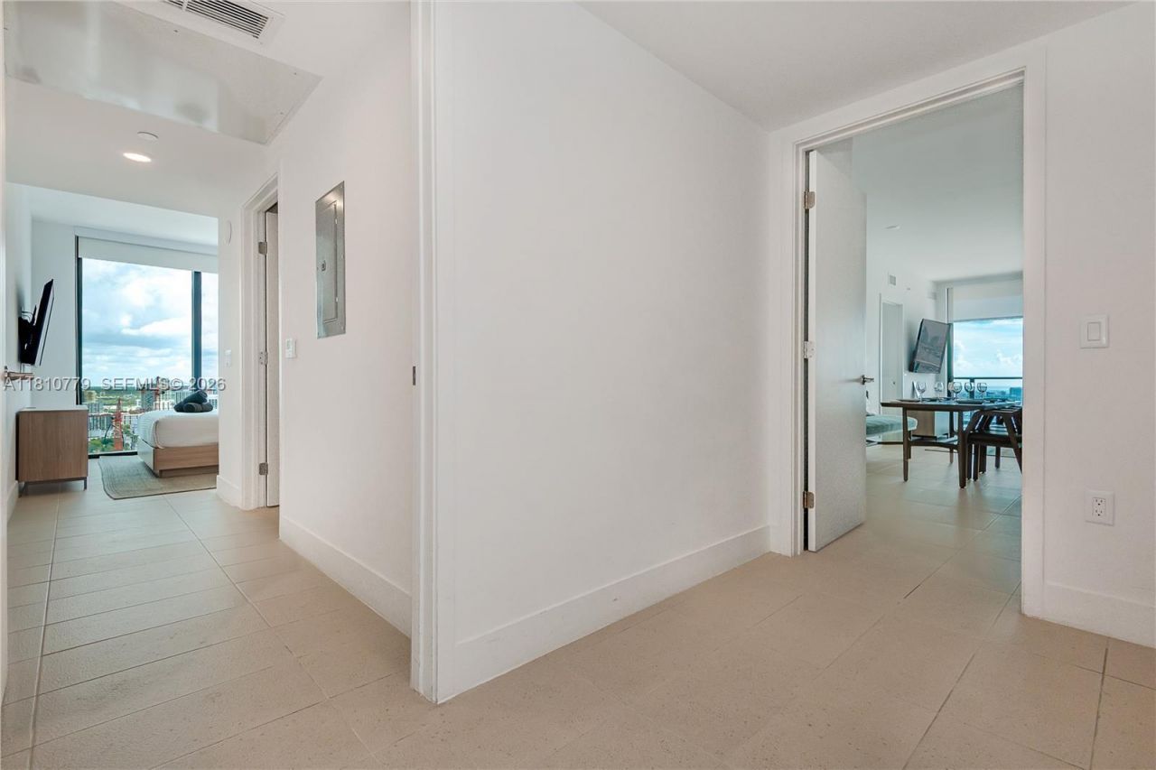 159 NE 6th St, Unit 4215, Miami, FL 33132 Photo
