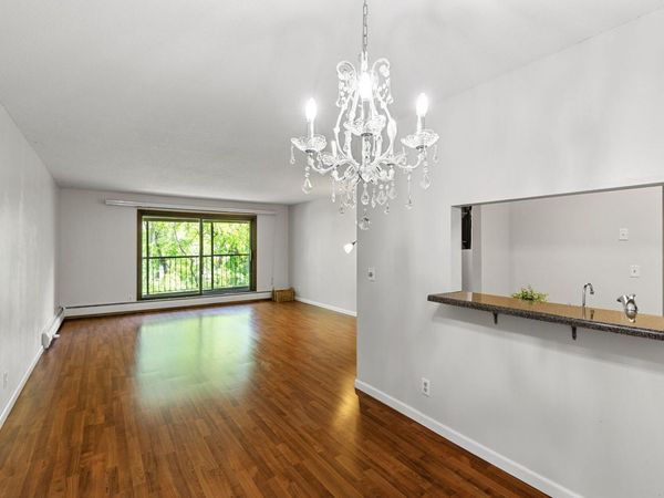 10441 Greenbrier Road, Unit 315, Minnetonka, MN 55305