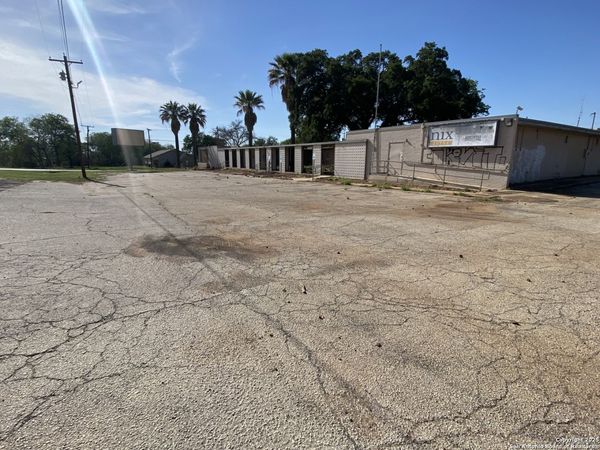 230 W Miller, Dilley, TX 78017