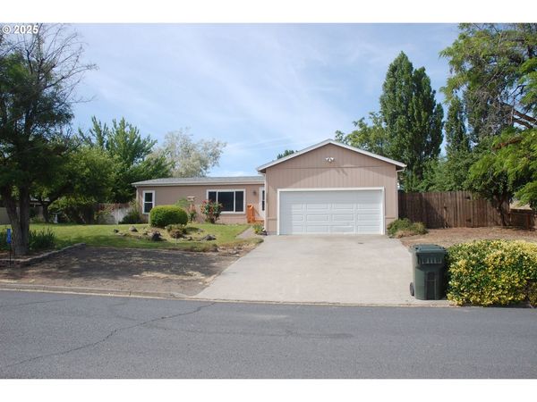 1585 COTTONWOOD ST, Arlington, OR 97812