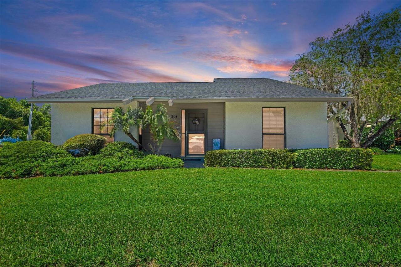 301 Windrush Loop, Tarpon Springs, FL 34689 Main Photo