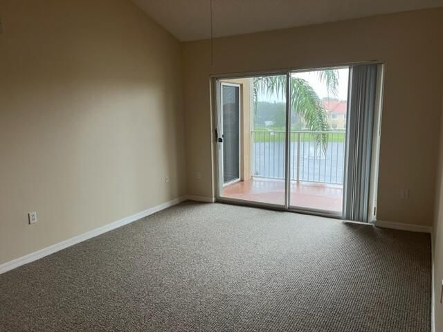 1590 S 42nd Circle, Unit 310, Vero Beach, FL 32967 Photo
