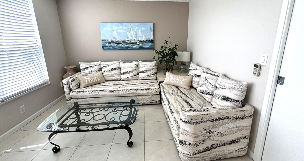 605 Oaks Drive, Unit 503, Pompano Beach, FL 33069 Photo