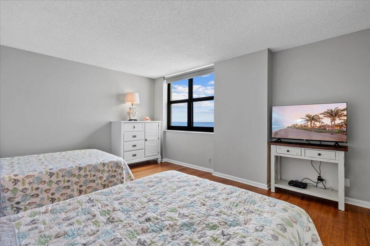 5420 N Ocean Drive, Unit 1001, Singer Island, FL 33404 Photo