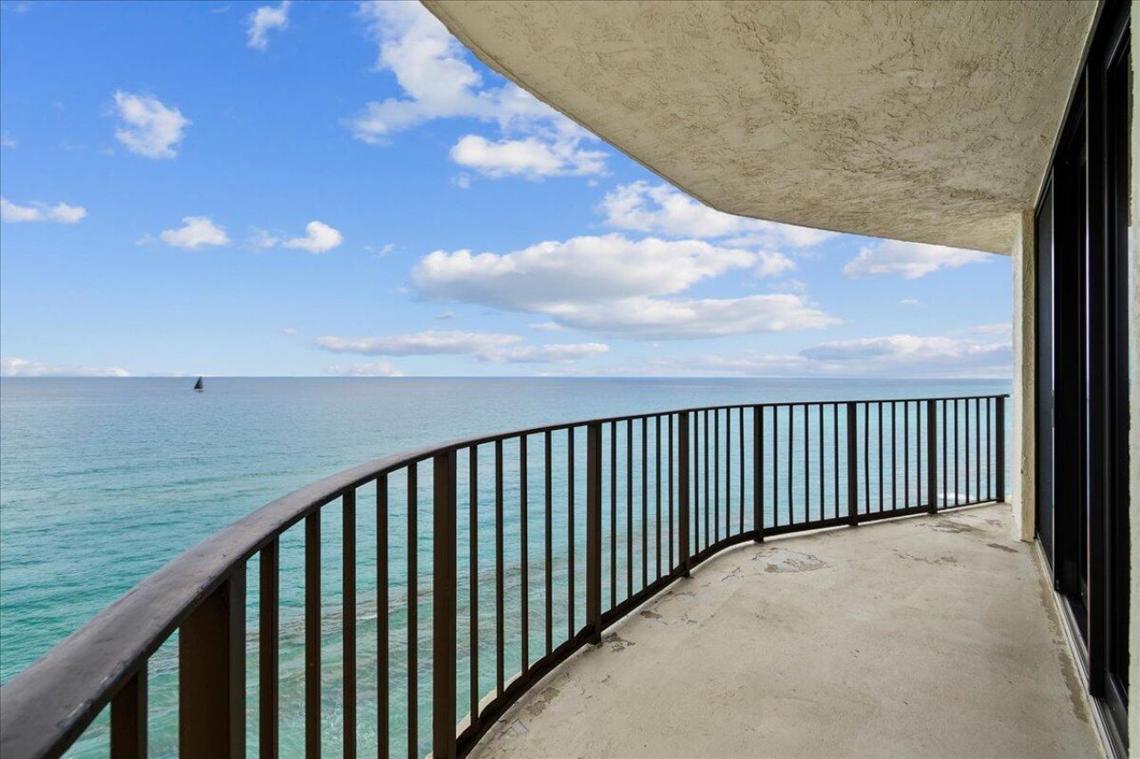 5420 N Ocean Drive, Unit 1001, Singer Island, FL 33404 Photo