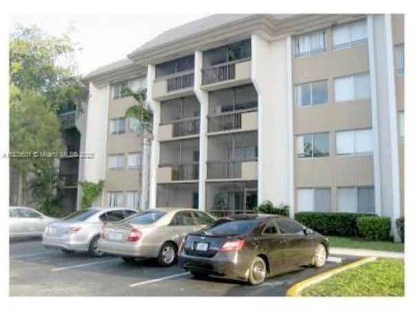 711 N Pine Island Rd, Unit 316, Plantation, FL 33324