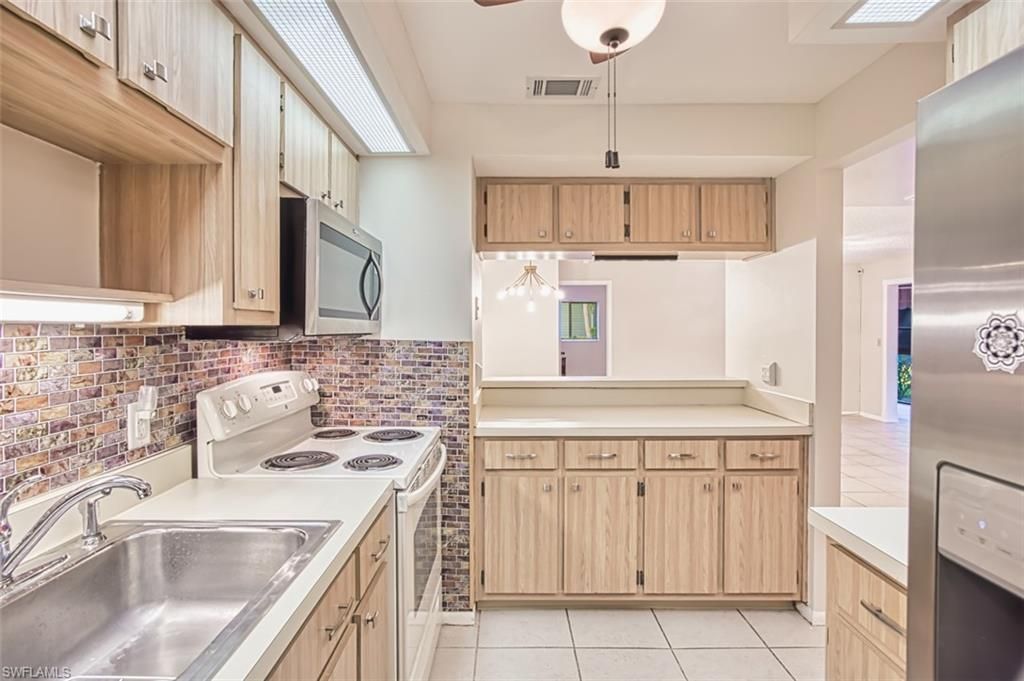 8061 S Woods Cir, Unit 4, Fort Myers, FL 33919 Photo