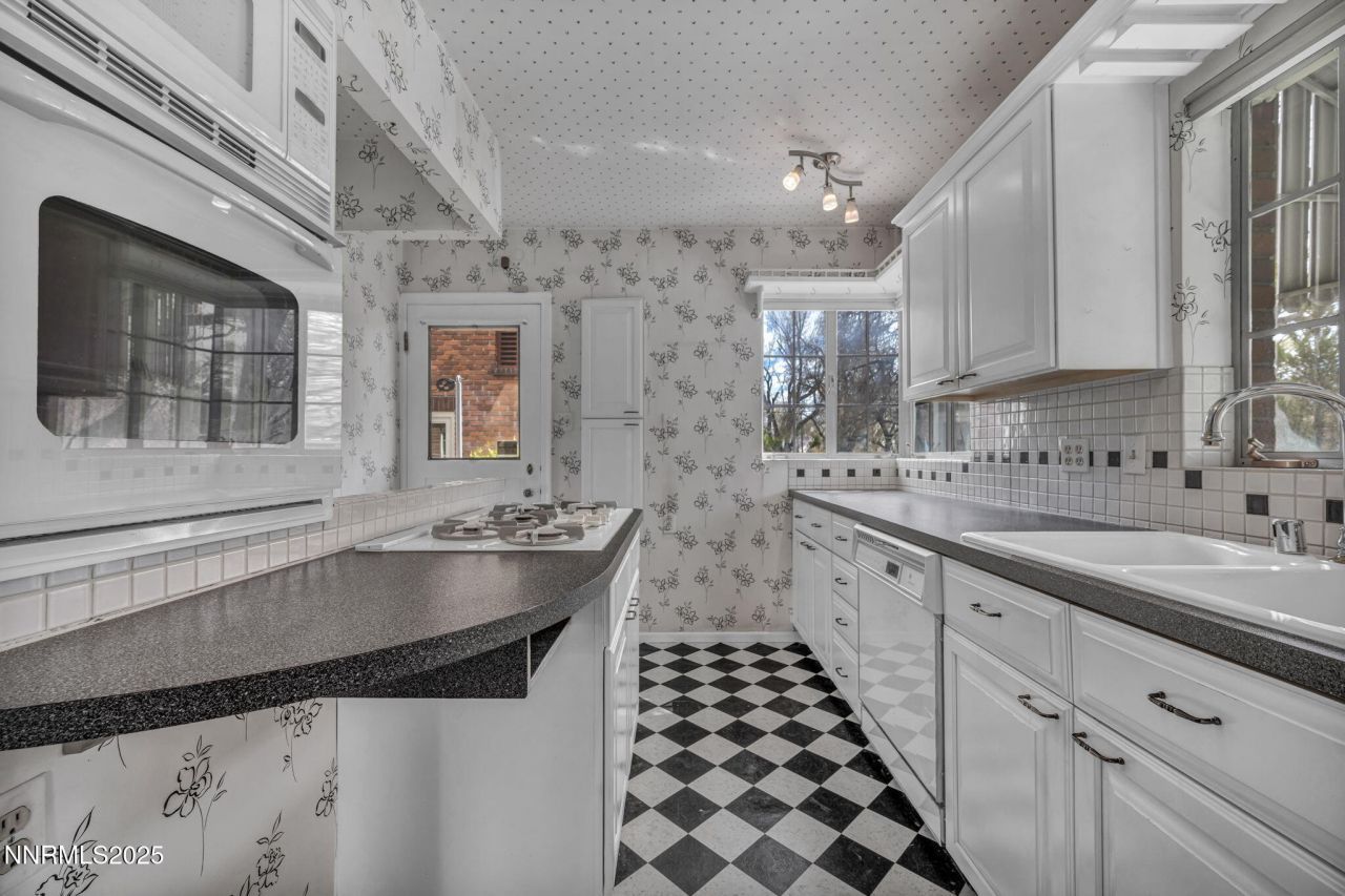 590 St Lawrence Avenue, Reno, NV 89509 Photo