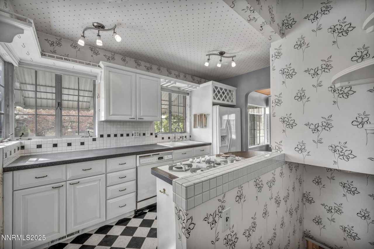 590 St Lawrence Avenue, Reno, NV 89509 Photo