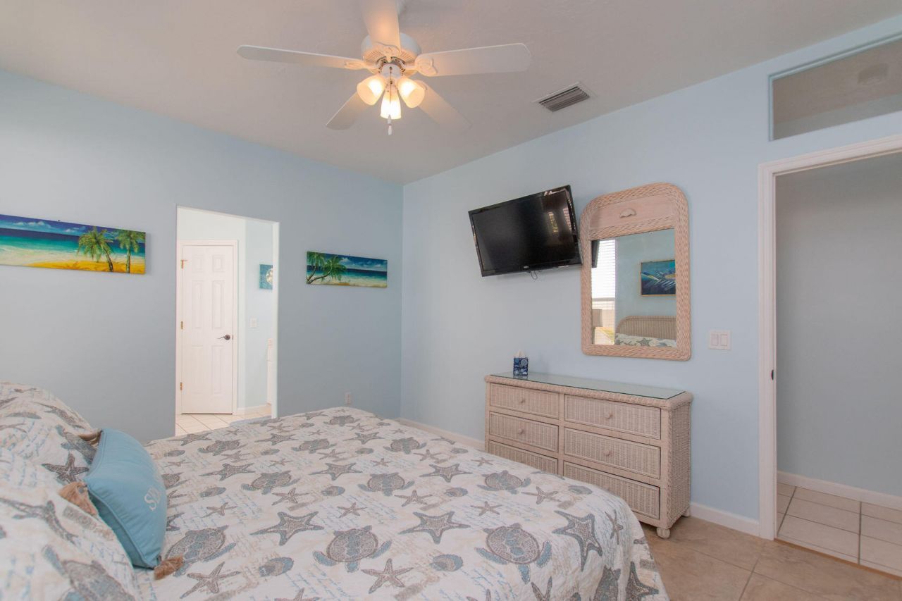 461 & 471 3rd Street, Key Colony, FL 33051 Photo