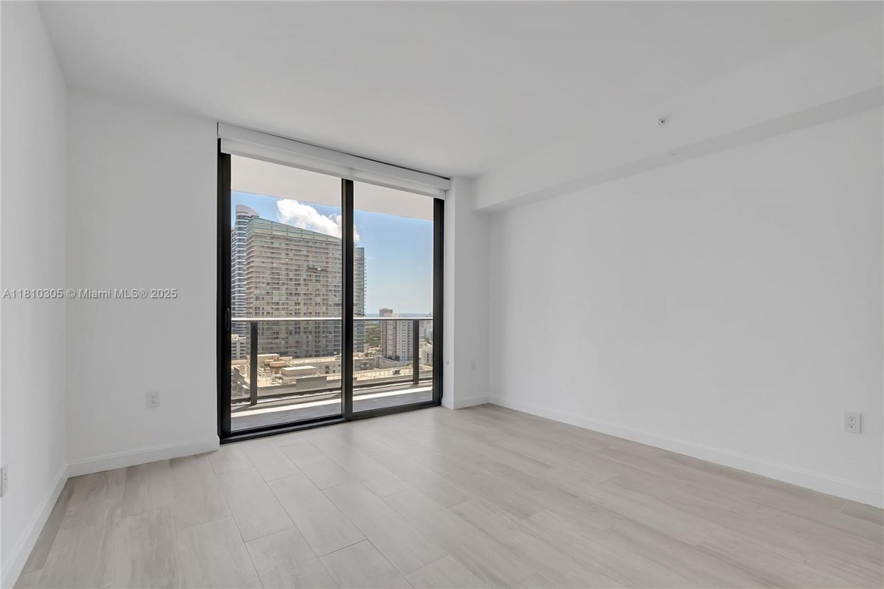 45 SW 9th St, Unit 2105, Miami, FL 33130 Photo