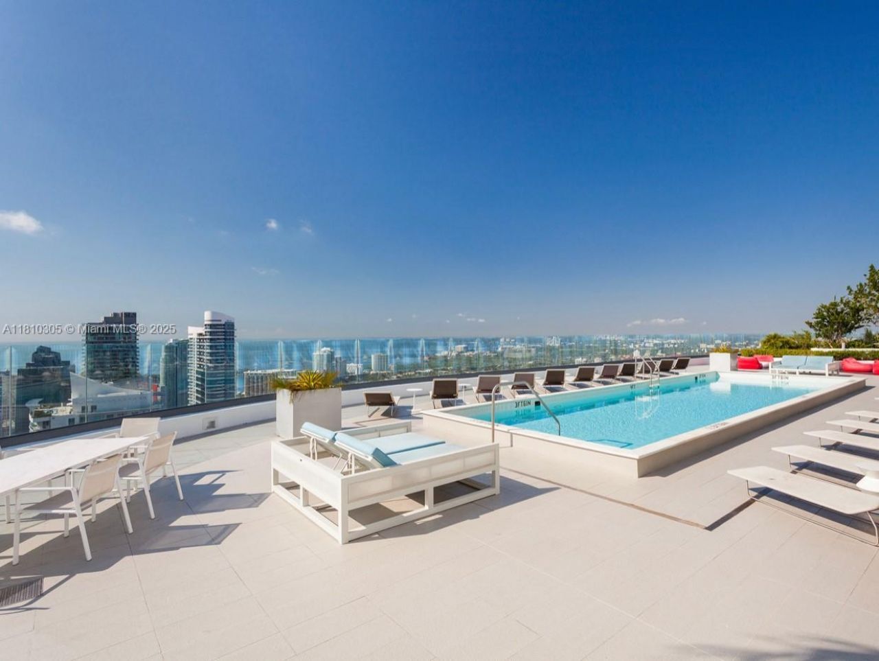 45 SW 9th St, Unit 2105, Miami, FL 33130 Photo