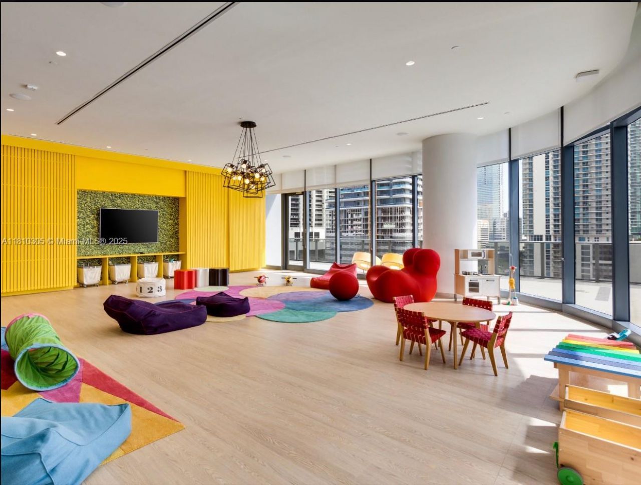 45 SW 9th St, Unit 2105, Miami, FL 33130 Photo