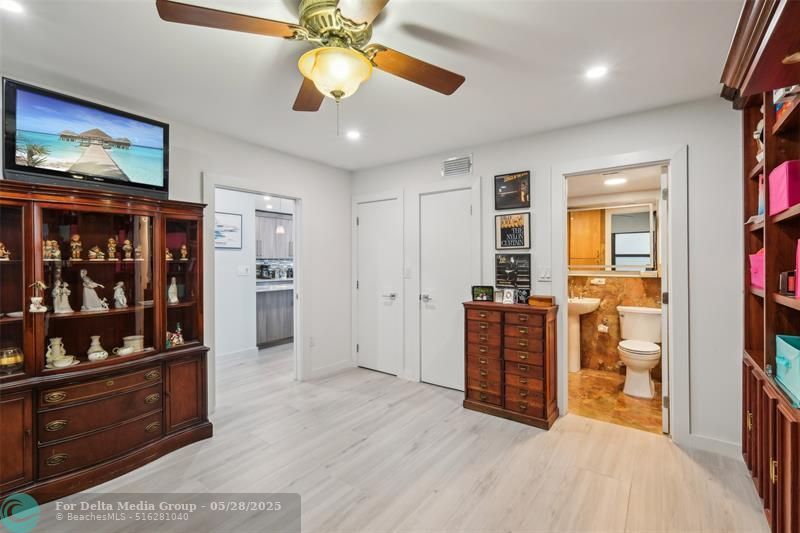 3100 NE 48th Street, Unit 310, Fort Lauderdale, FL 33308 Photo