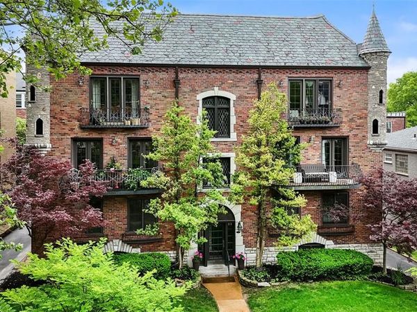 7520 Buckingham Drive, Unit 1W, St Louis, MO 63105