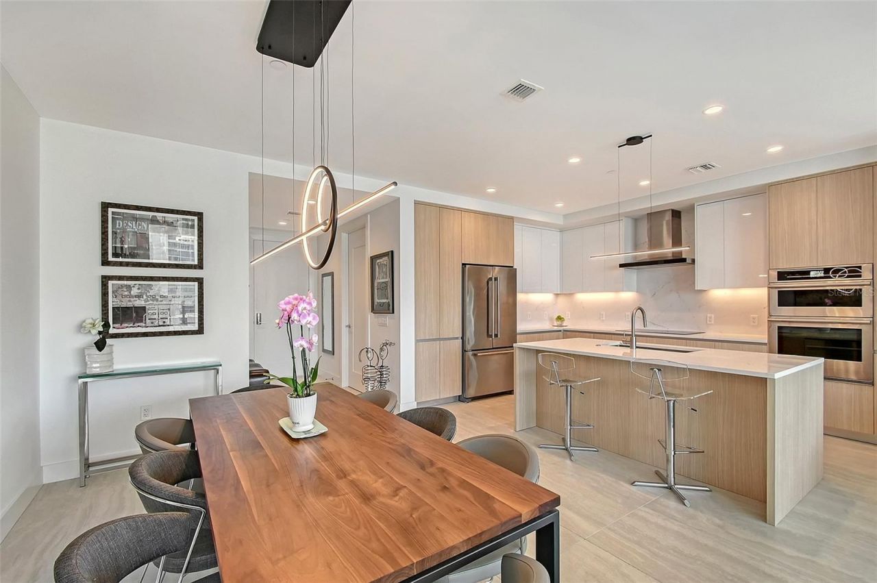 301 Quay Commons, Unit 1208, Sarasota, FL 34236 Photo