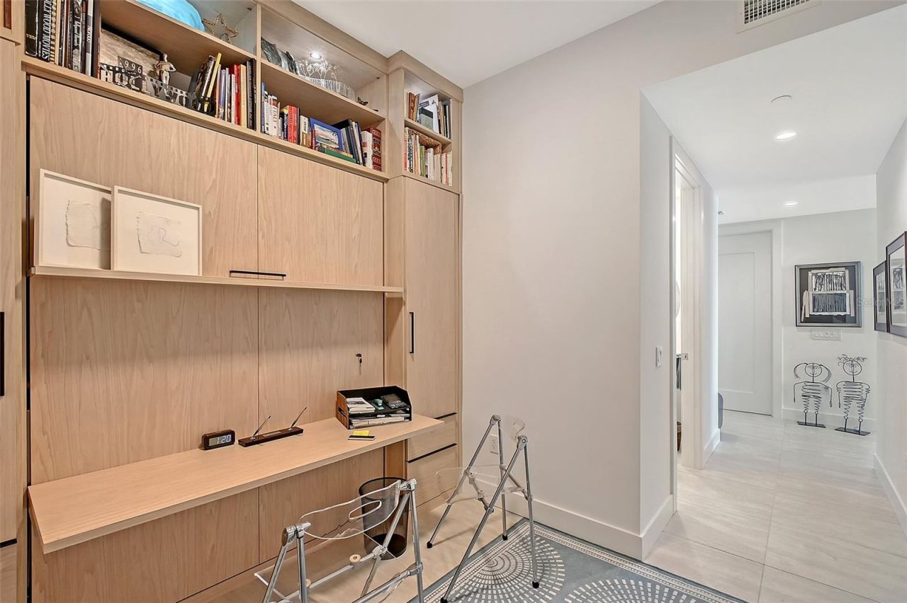 301 Quay Commons, Unit 1208, Sarasota, FL 34236 Photo