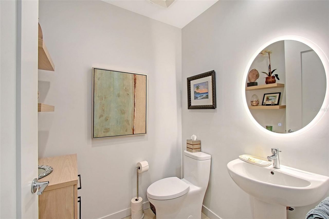 301 Quay Commons, Unit 1208, Sarasota, FL 34236 Photo