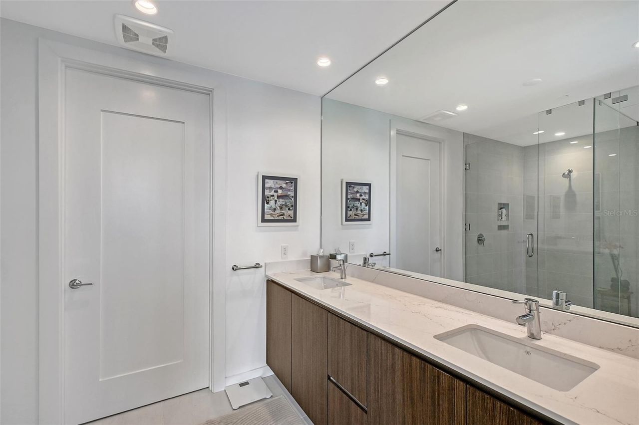 301 Quay Commons, Unit 1208, Sarasota, FL 34236 Photo