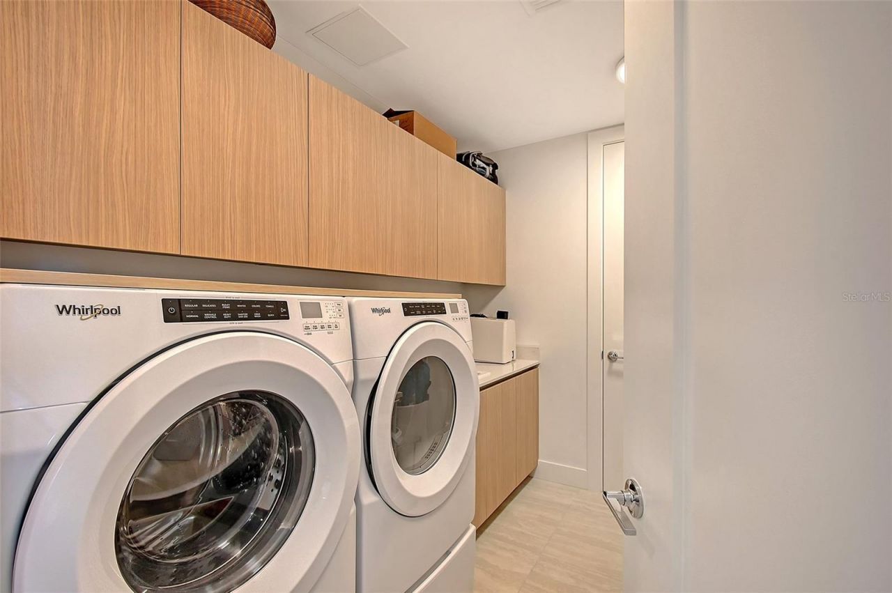 301 Quay Commons, Unit 1208, Sarasota, FL 34236 Photo