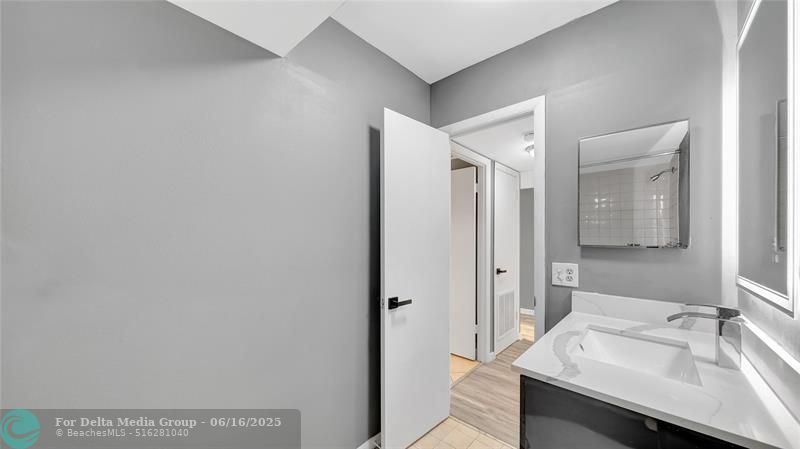 10433 Sunrise Lakes Boulevard, Unit 409, Sunrise, FL 33322 Photo