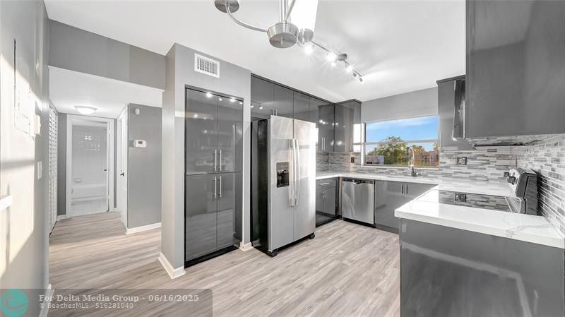 10433 Sunrise Lakes Boulevard, Unit 409, Sunrise, FL 33322 Photo