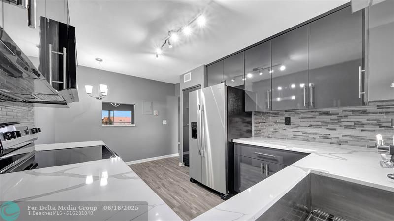 10433 Sunrise Lakes Boulevard, Unit 409, Sunrise, FL 33322 Photo