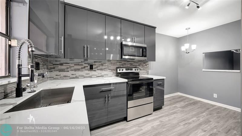 10433 Sunrise Lakes Boulevard, Unit 409, Sunrise, FL 33322 Photo