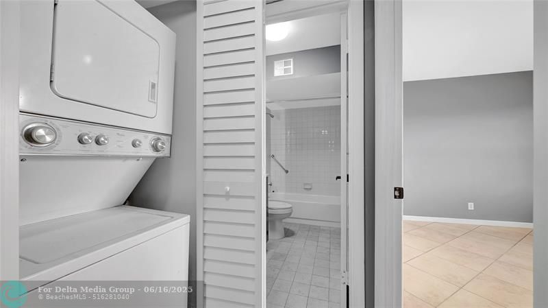 10433 Sunrise Lakes Boulevard, Unit 409, Sunrise, FL 33322 Photo