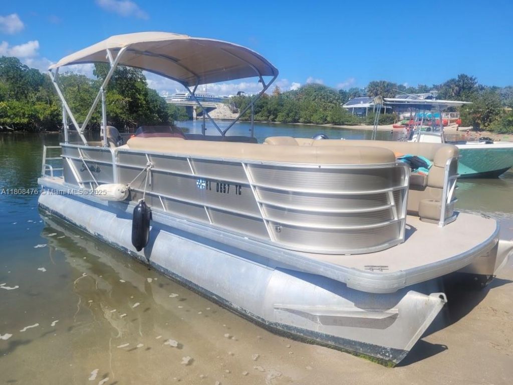 300 Golden Isles Dr, Unit 217, Hallandale Beach, FL 33009 Photo