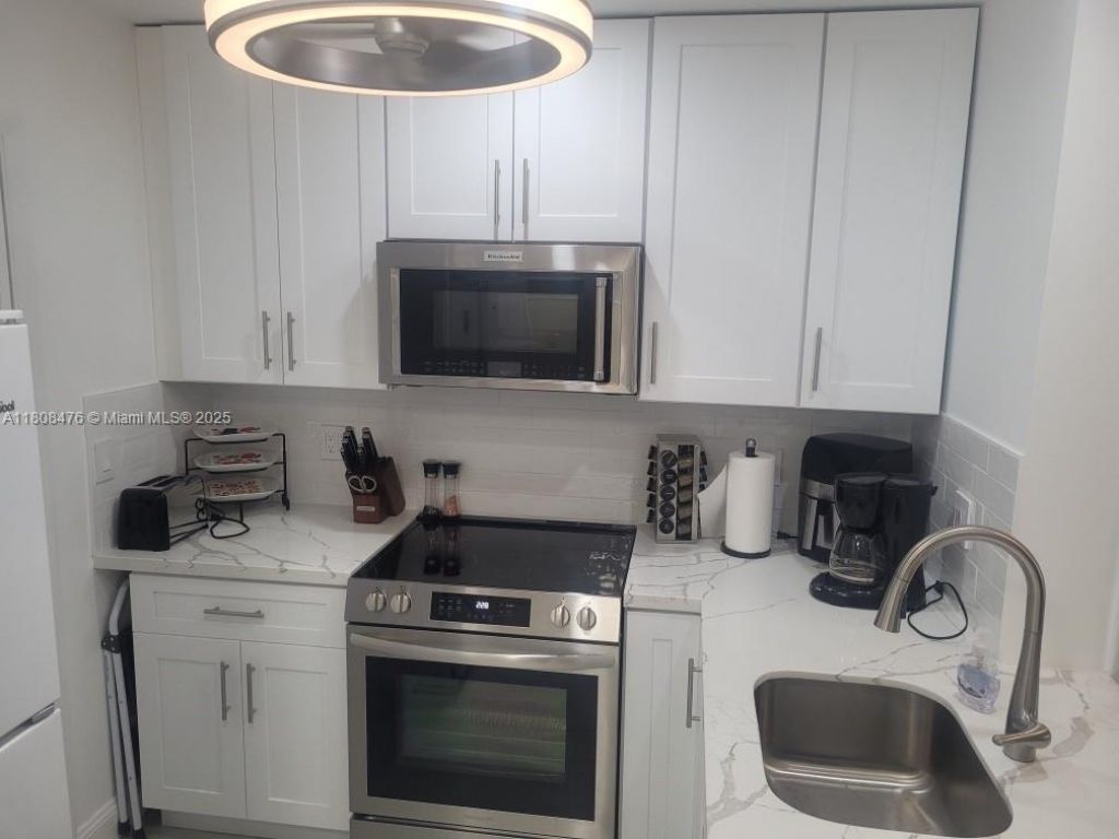 300 Golden Isles Dr, Unit 217, Hallandale Beach, FL 33009 Photo