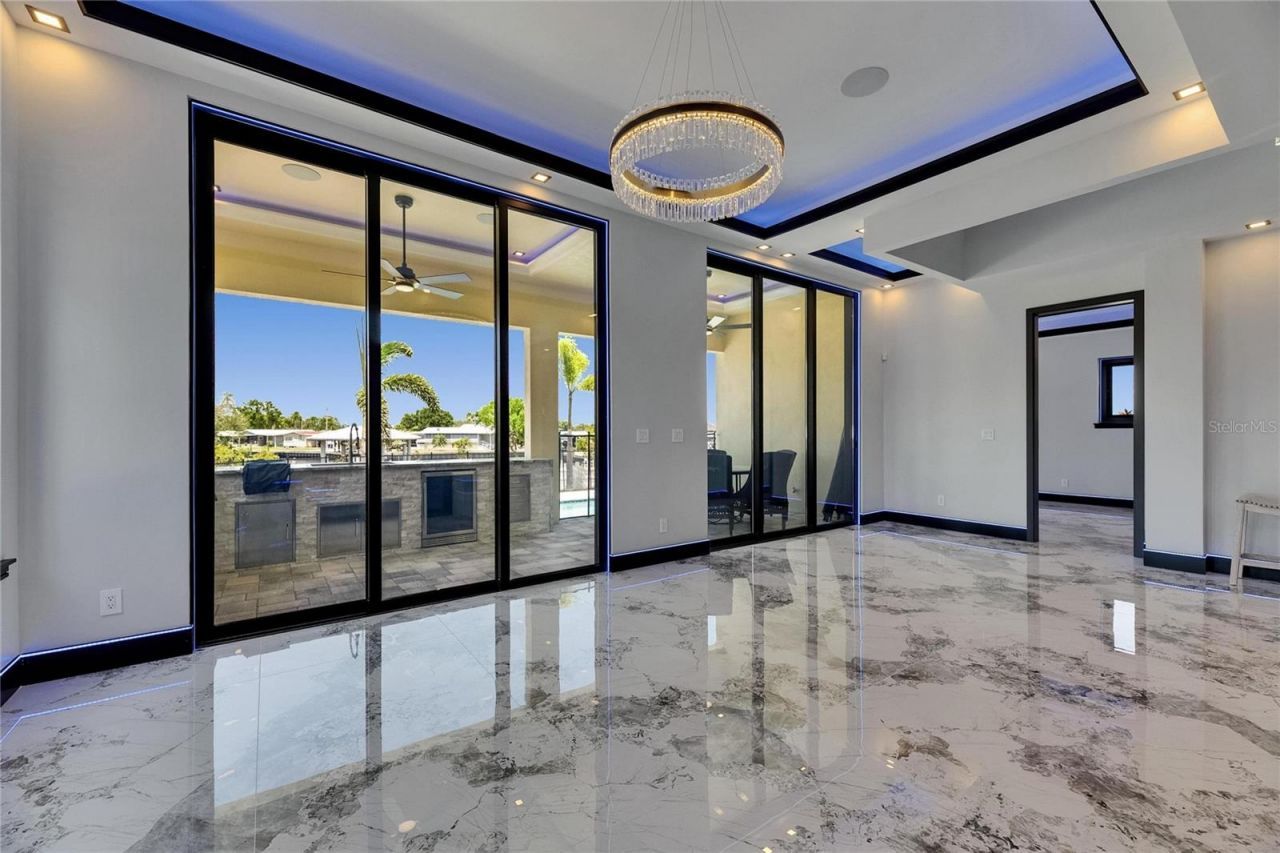 6522 Simone Shores Circle, Apollo Beach, FL 33572 Photo