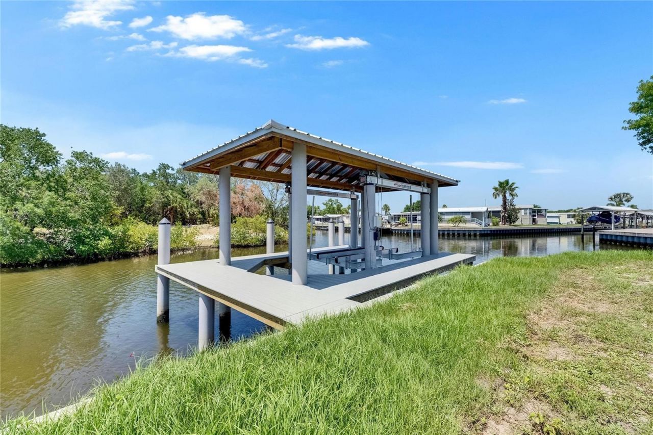 6522 Simone Shores Circle, Apollo Beach, FL 33572 Photo