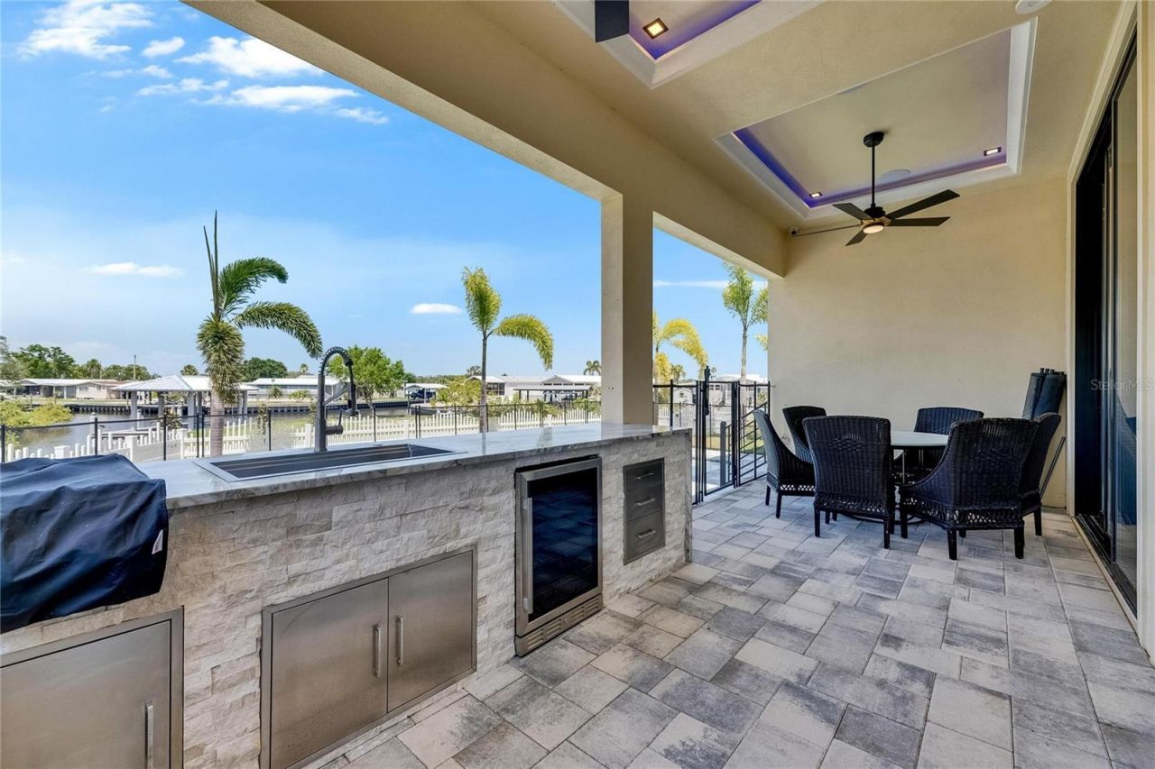 6522 Simone Shores Circle, Apollo Beach, FL 33572 Photo