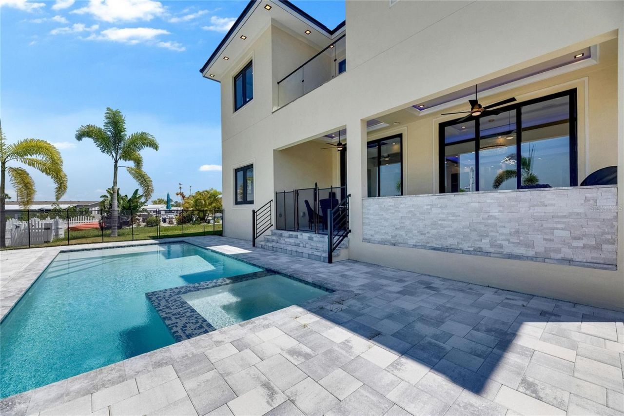 6522 Simone Shores Circle, Apollo Beach, FL 33572 Photo