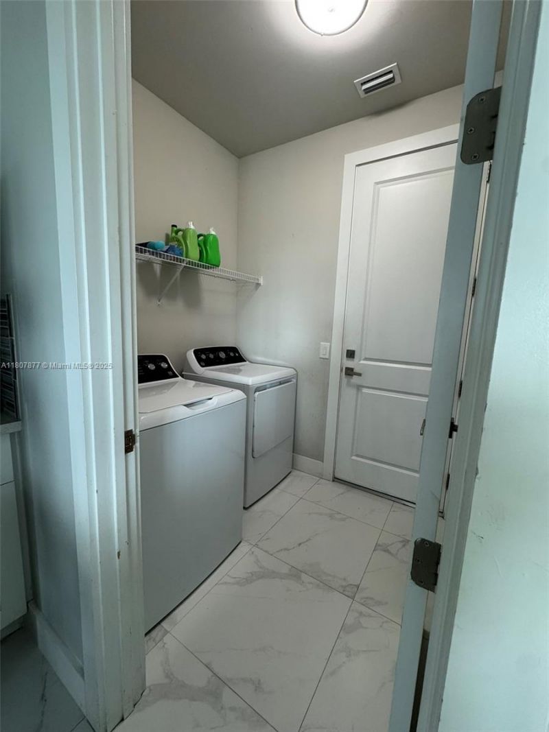 113 NW 38th Pl, Cape Coral, FL 33993 Photo