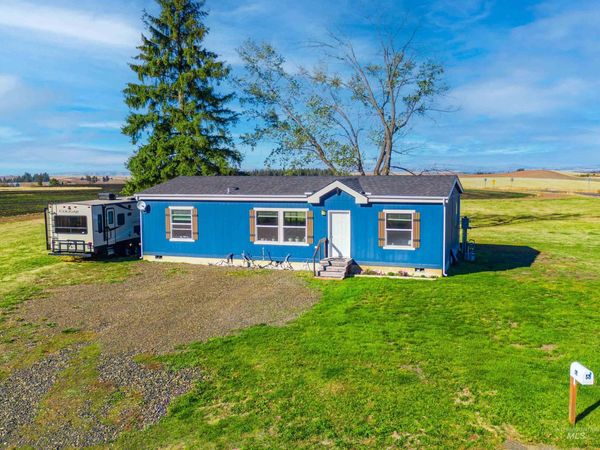 12798 King Rd, Kendrick, ID 83537