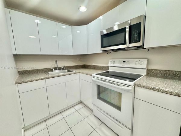 200 S Birch Rd, Unit 304, Fort Lauderdale, FL 33316