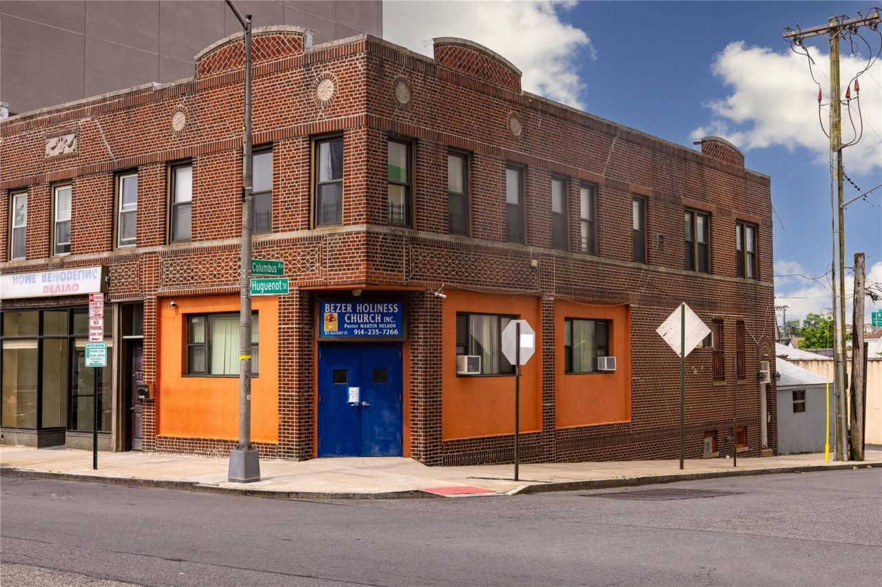 375 Huguenot Street, New Rochelle, NY 10801 Main Photo