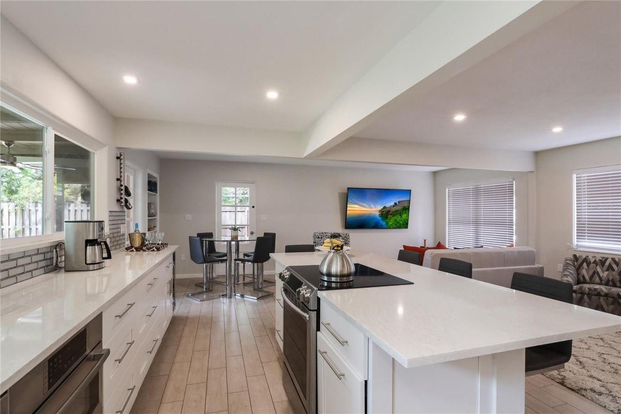 2266 Clematis Street, Sarasota, FL 34239 Photo