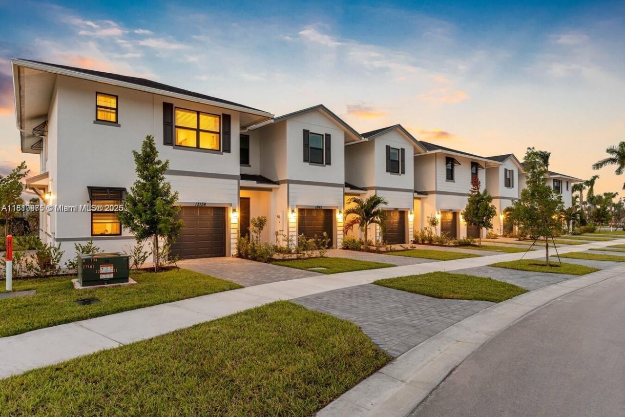 13138 Valletta Way, Unit 02-015, Port Saint Lucie, FL 34987 Photo