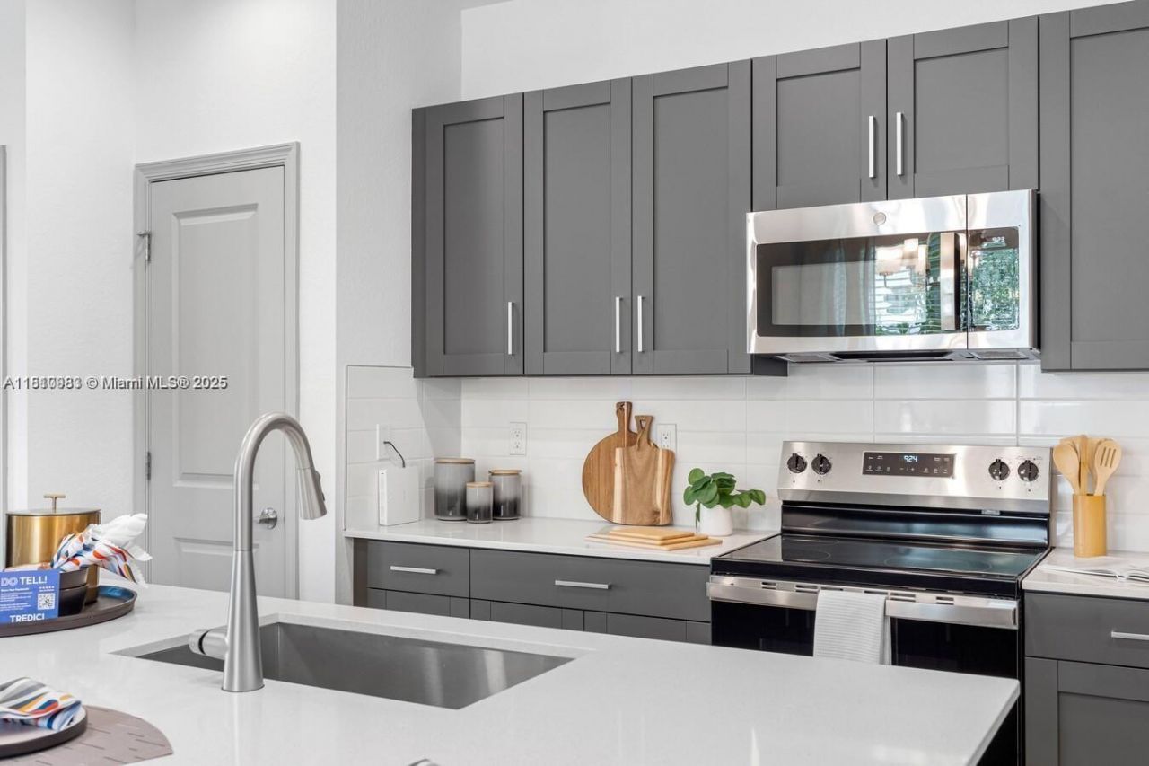 13138 Valletta Way, Unit 20-220, Port Saint Lucie, FL 34987 Photo