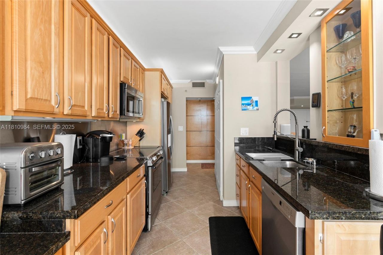 9 Island Ave, Unit 505, Miami Beach, FL 33139 Photo