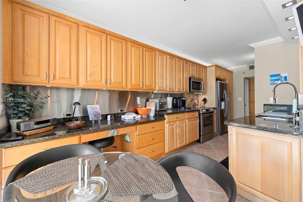 9 Island Ave, Unit 505, Miami Beach, FL 33139 Photo