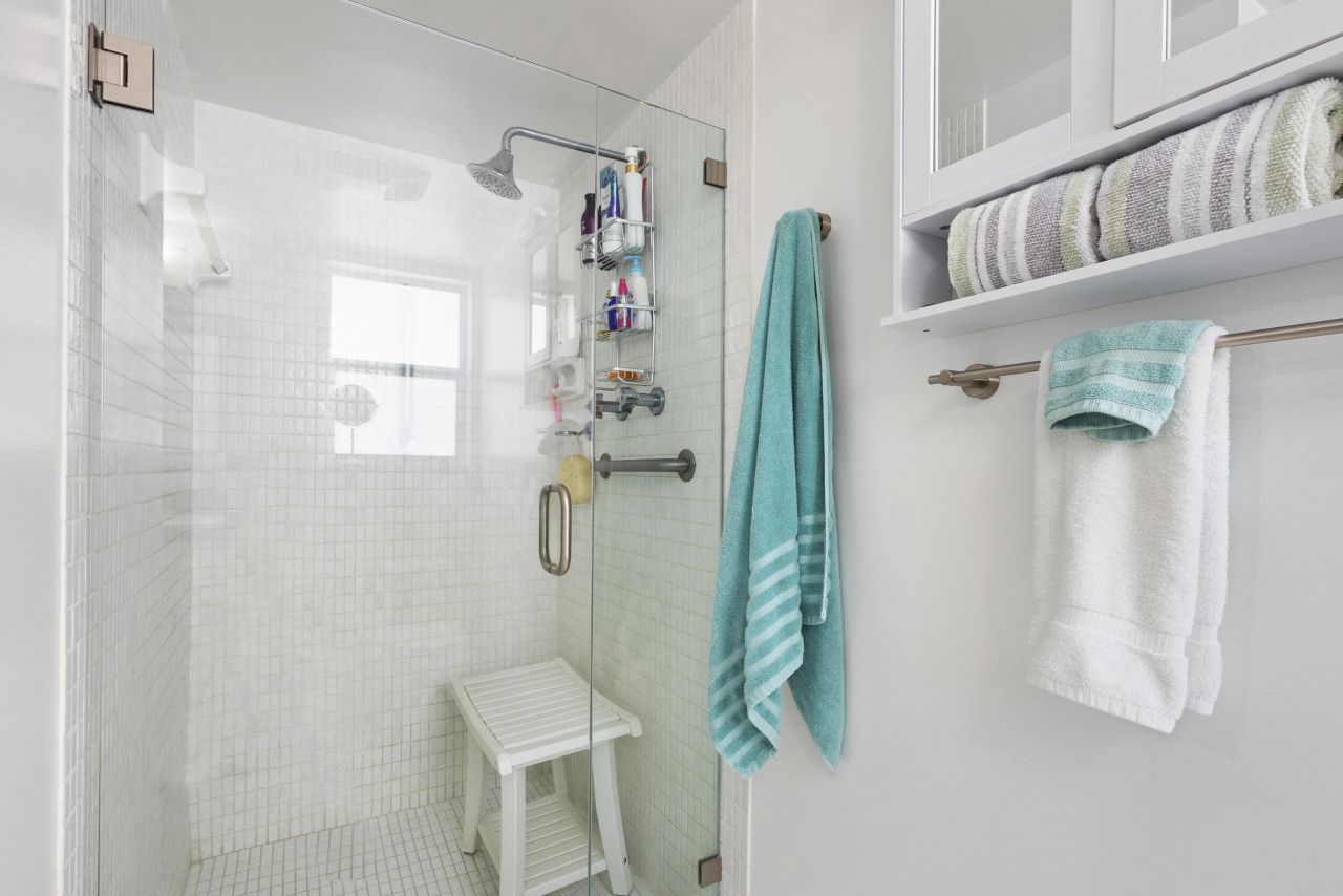 7 Colonial Club Drive, Unit 300, Boynton Beach, FL 33435 Photo